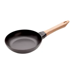 Sartén de hierro fundido Staub negra con mango de madera claro, Ø20 cm