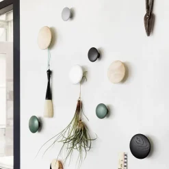 Set de 5 colgadores de pared The Dots, negro