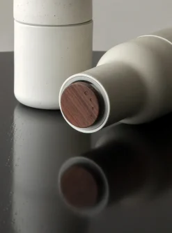 Set de 2 molinillos de especias Bottle Grinder cerámica, Sand (tapa de nogal)