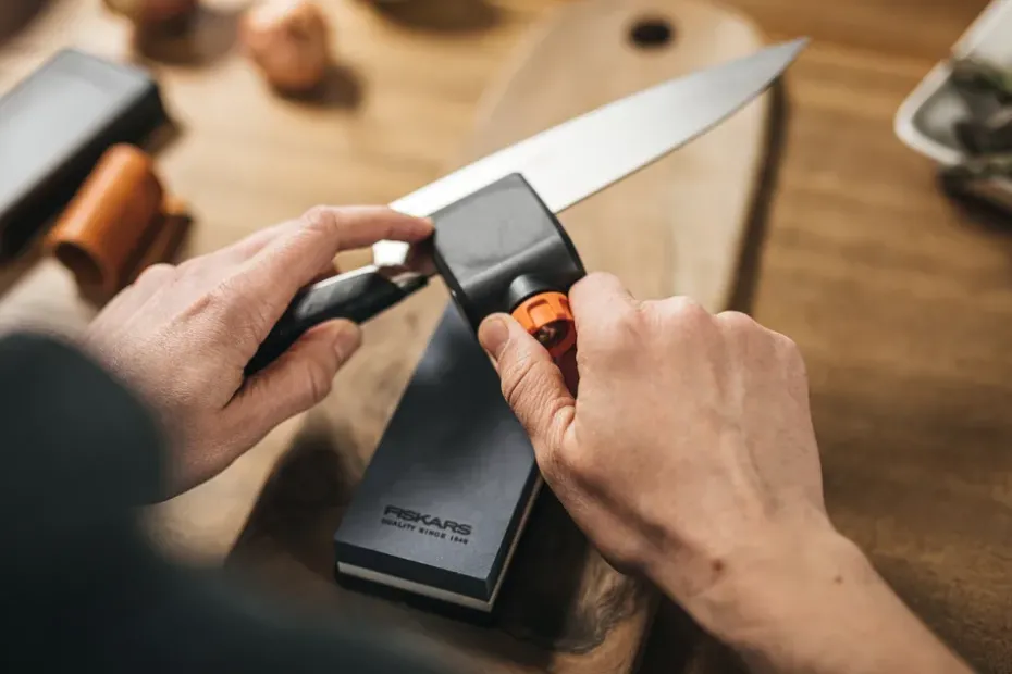 Set de afilador Fiskars, negro-naranja