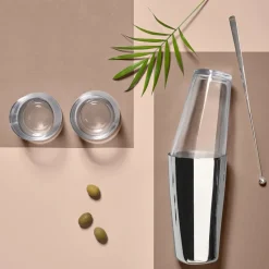 Shaker Rocks Boston, Polished steel