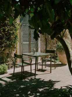 Silla con reposabrazos May Armchair Outdoor, Dark Green