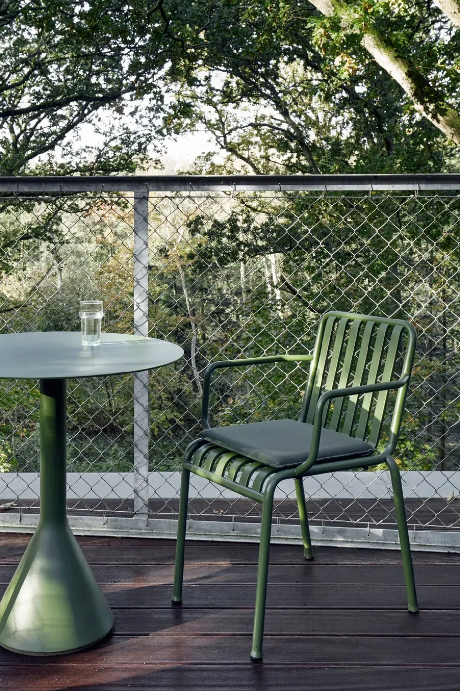 Silla con reposabrazos Palissade, Olive