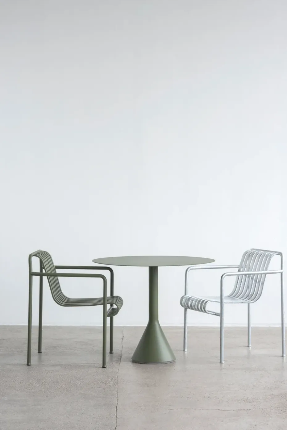 Silla con reposabrazos Palissade Dining, Olive