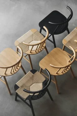Silla de comedor VIOR, Roble lacado en negro