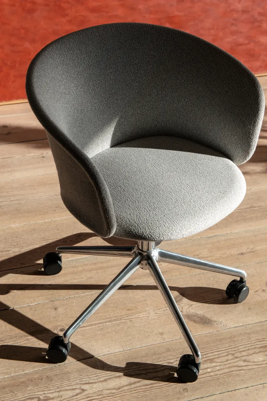 Silla de oficina Kendo Swivel con 5 ruedas, Porcelain-polished aluminium