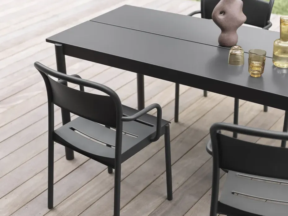 Silla Linear steel armchair, Black