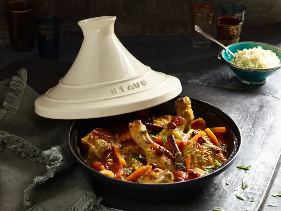 Staub Tagine de hierro fundido negro-beige, 20 cm