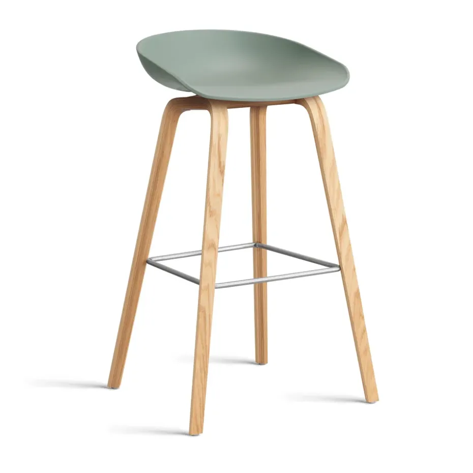 Taburete alto About a Stool 32 con base de roble lacado 2.0, Fall green-soporte de acero inoxidable
