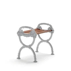Taburete Byarum, Caoba, soporte de aluminio en bruto