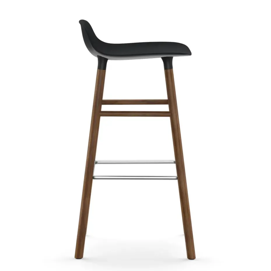 Taburete de bar con patas de nogal Form, negro