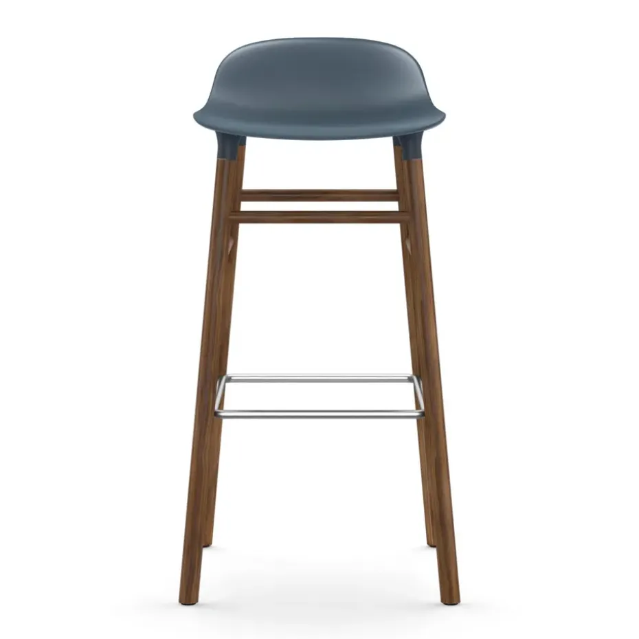 Taburete de bar Form Chair con patas de nogal, azul