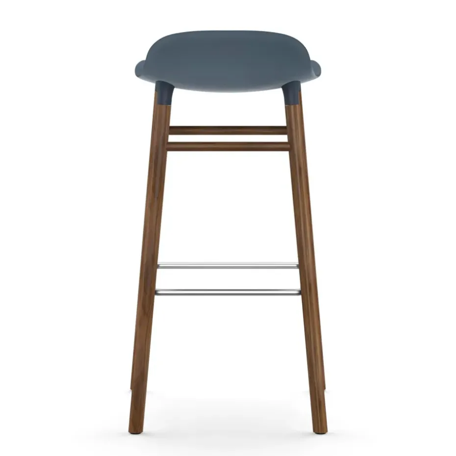 Taburete de bar Form Chair con patas de nogal, azul