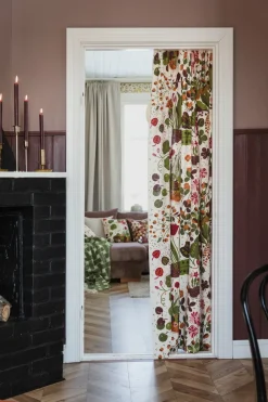 Tela Ailanthus, Multi