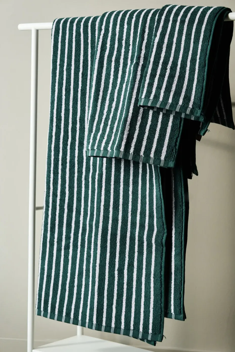 Toalla de baño Drift 70x140 cm, Verde-morado