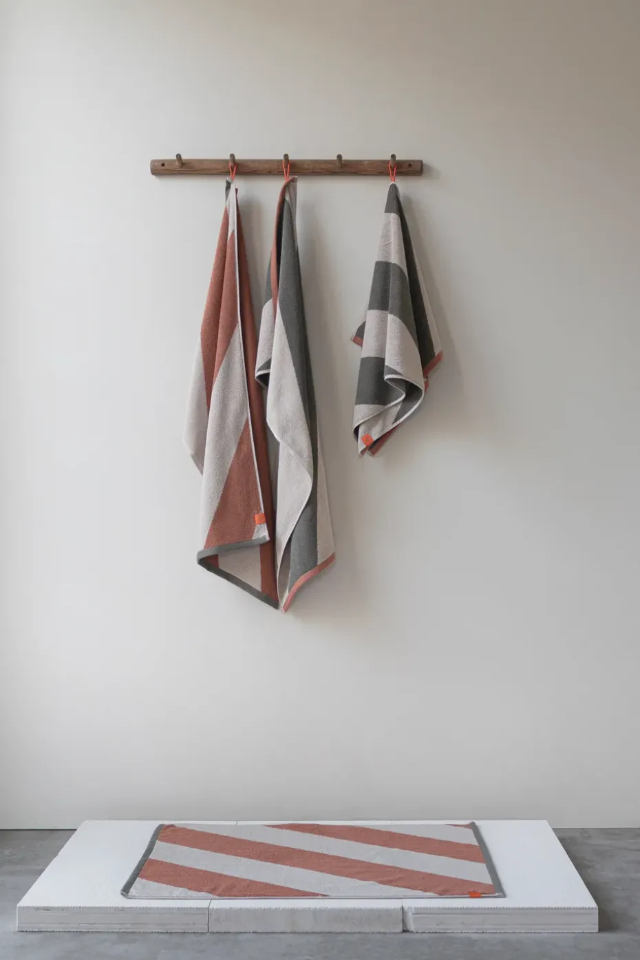 Toalla Diagonal 40x55 cm 2-pack, Dark olive