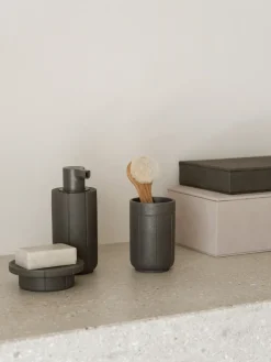 Vaso para cepillos de dientes Kua, Cedar Wood, Ø7 × 11 cm