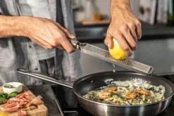 Zwilling Pro rallador zester Z cut 38 cm, Gris-acero inoxidable